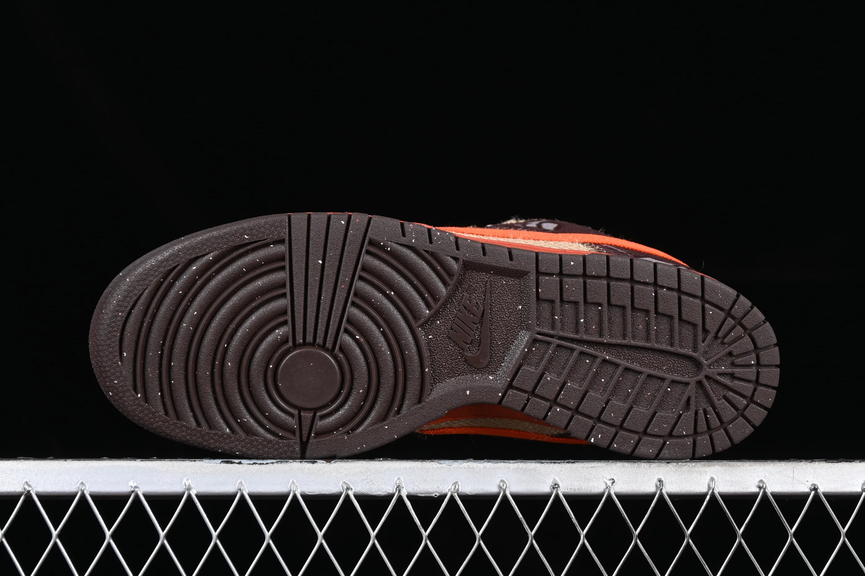 All categories Nk SB Dunk Series Nk SB Dunk Low low-top sneakers C version Nk SB Dunk Low "Hunter Reese Forbes" brown white orange SB low-top casual sneakers 304292-281
